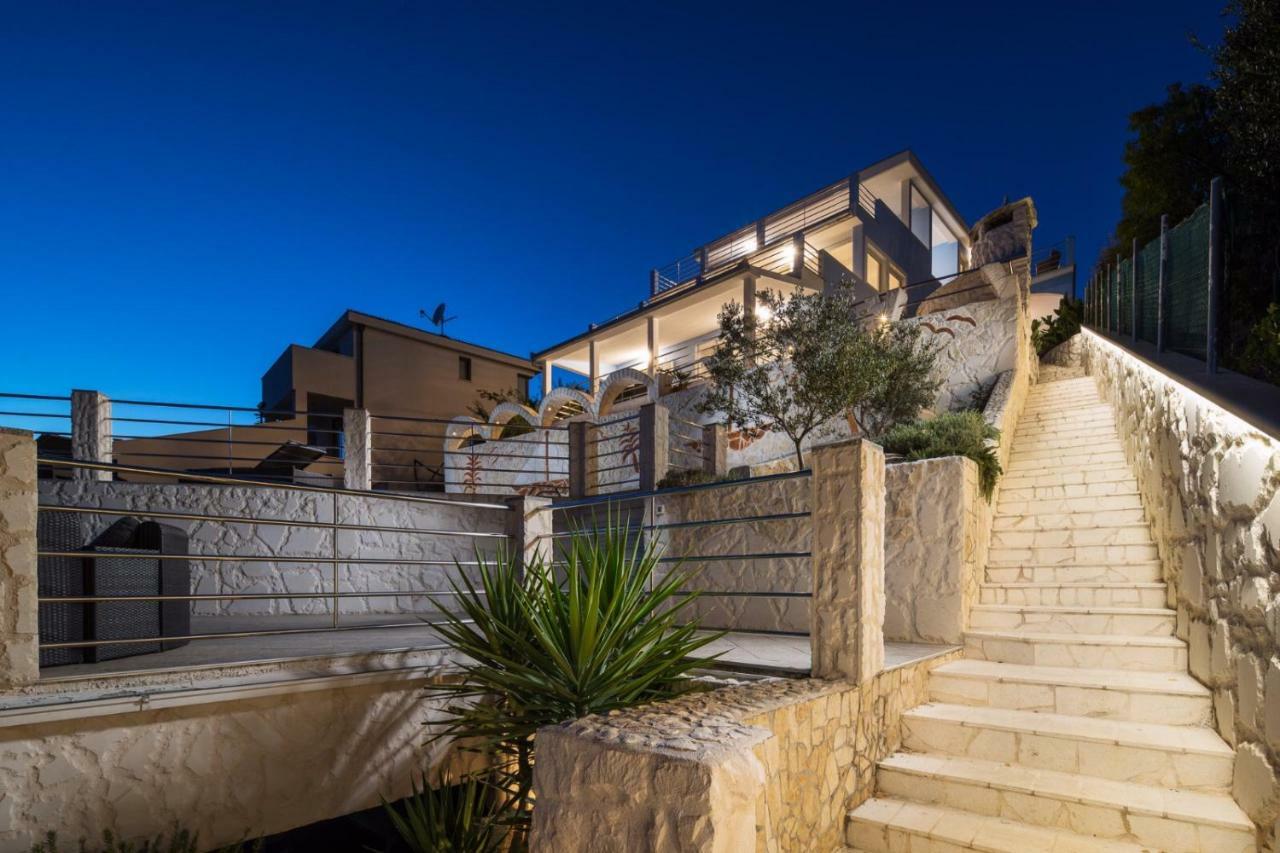 Apartments "Villa Antea" Vinišće Екстериор снимка