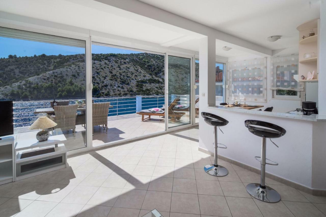 Apartments "Villa Antea" Vinišće Екстериор снимка