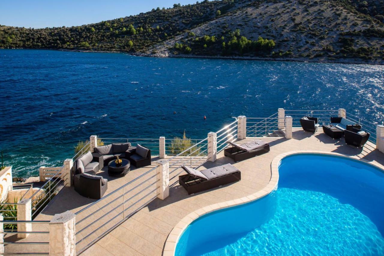 Apartments "Villa Antea" Vinišće Екстериор снимка
