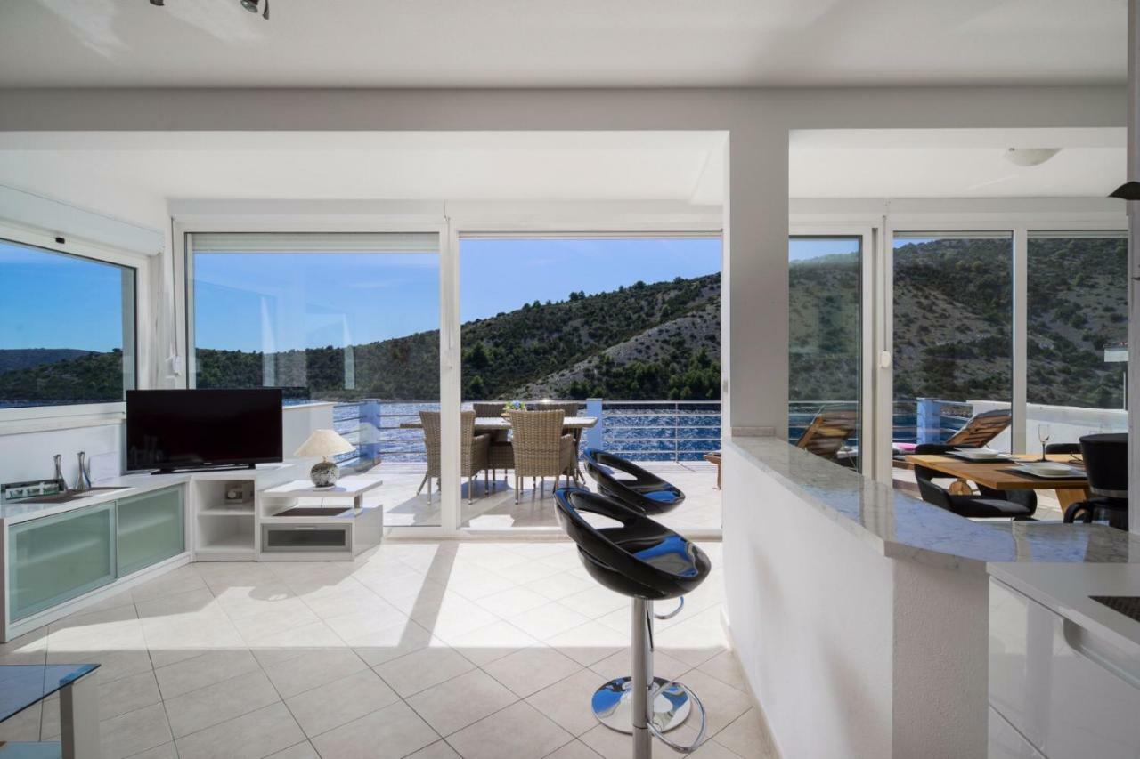 Apartments "Villa Antea" Vinišće Екстериор снимка